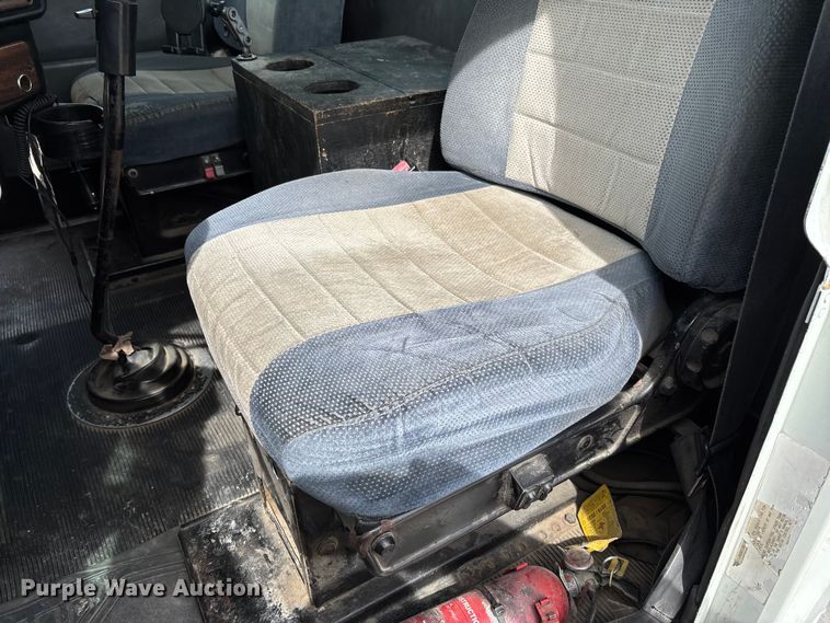 image for item FB3260 1999 Freightliner FLD120 semi truck