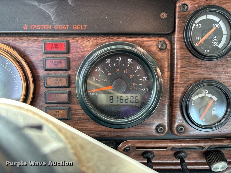 image for item FB3260 1999 Freightliner FLD120 semi truck