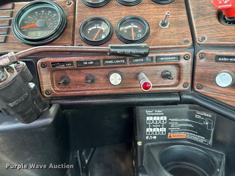 image for item FB3260 1999 Freightliner FLD120 semi truck