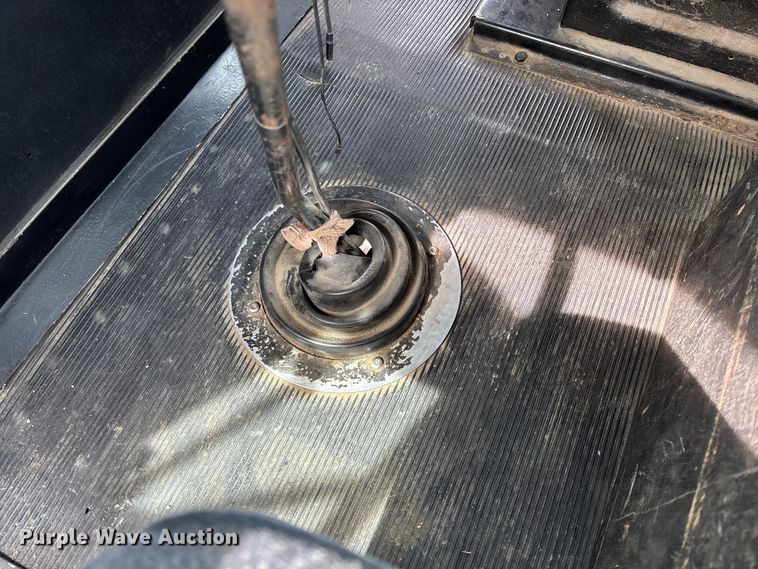 image for item FB3260 1999 Freightliner FLD120 semi truck