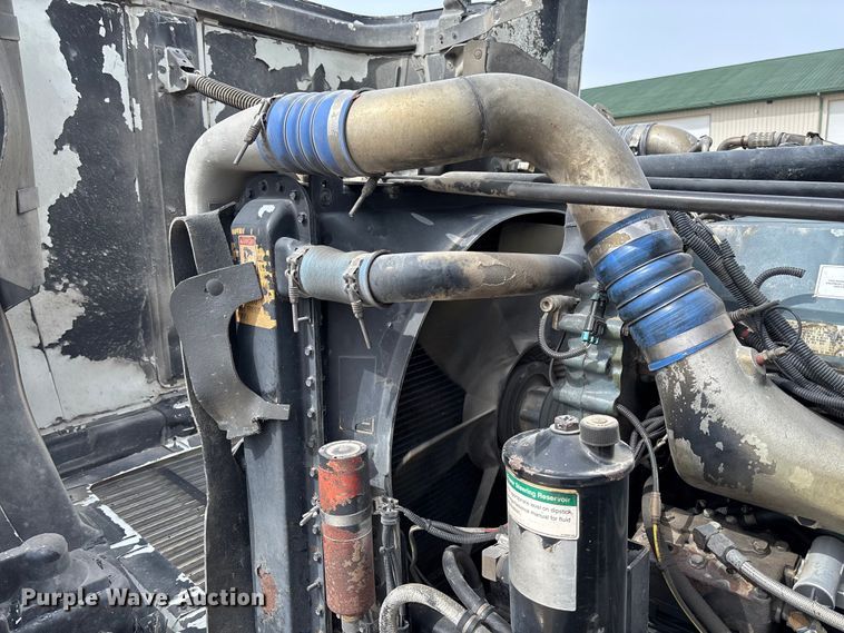 image for item FB3260 1999 Freightliner FLD120 semi truck