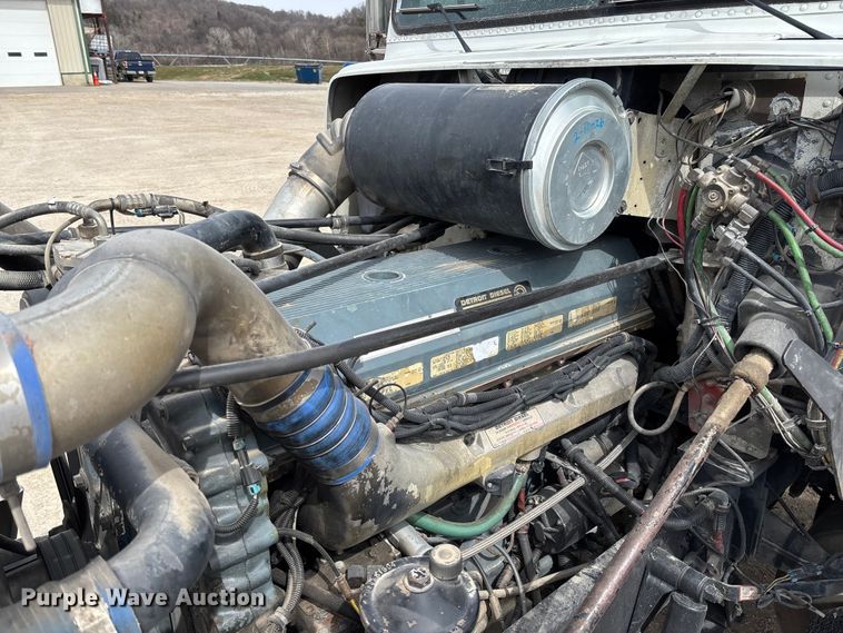 image for item FB3260 1999 Freightliner FLD120 semi truck