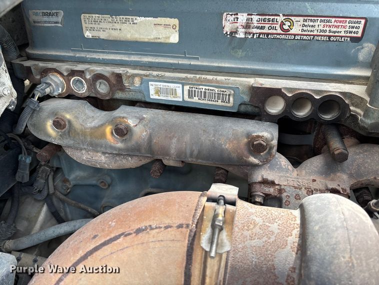 image for item FB3260 1999 Freightliner FLD120 semi truck