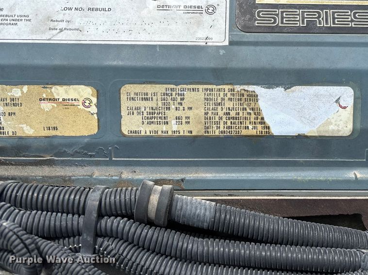 image for item FB3260 1999 Freightliner FLD120 semi truck