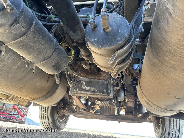 image for item FB3260 1999 Freightliner FLD120 semi truck