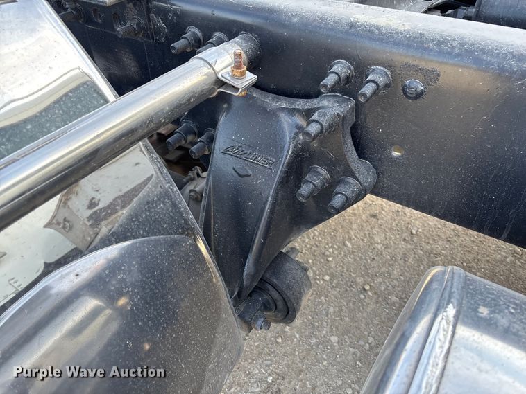 image for item FB3260 1999 Freightliner FLD120 semi truck