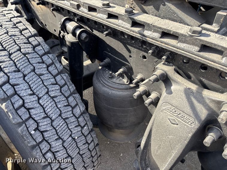 image for item FB3260 1999 Freightliner FLD120 semi truck