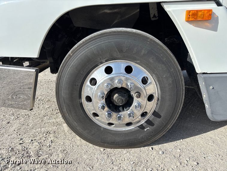 image for item FB3260 1999 Freightliner FLD120 semi truck