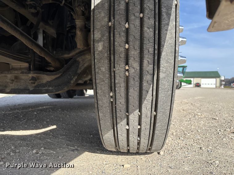 image for item FB3260 1999 Freightliner FLD120 semi truck