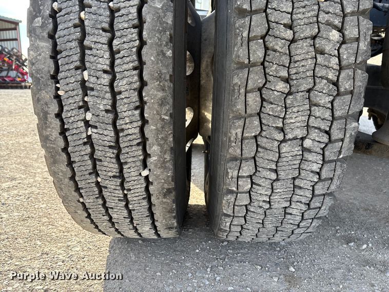 image for item FB3260 1999 Freightliner FLD120 semi truck