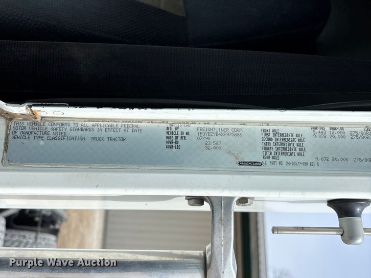 image for item FB3260 1999 Freightliner FLD120 semi truck