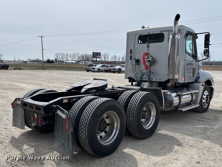 image for item FB3261 2005 Freightliner CL120 semi truck