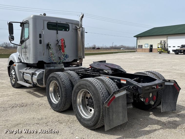 image for item FB3261 2005 Freightliner CL120 semi truck