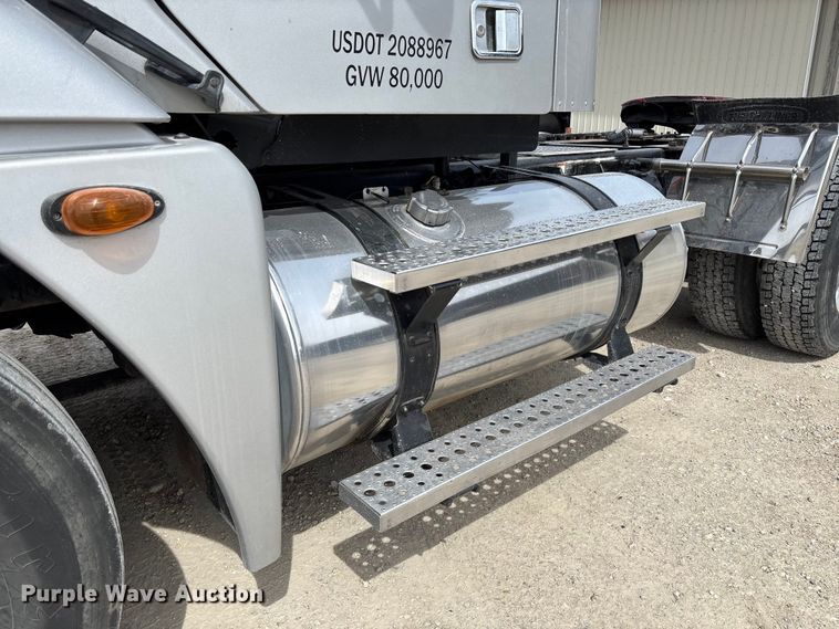 image for item FB3261 2005 Freightliner CL120 semi truck