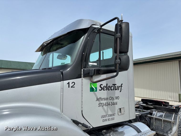 image for item FB3261 2005 Freightliner CL120 semi truck