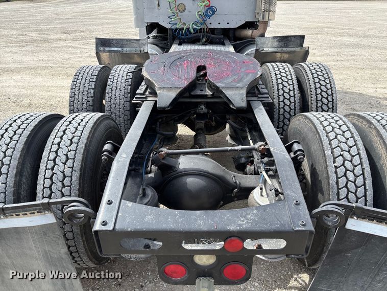 image for item FB3261 2005 Freightliner CL120 semi truck