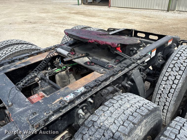 image for item FB3261 2005 Freightliner CL120 semi truck