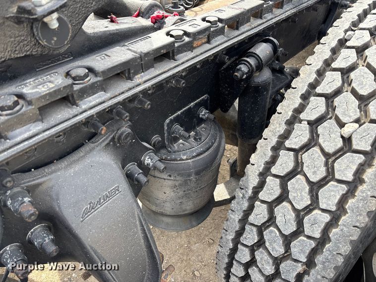 image for item FB3261 2005 Freightliner CL120 semi truck