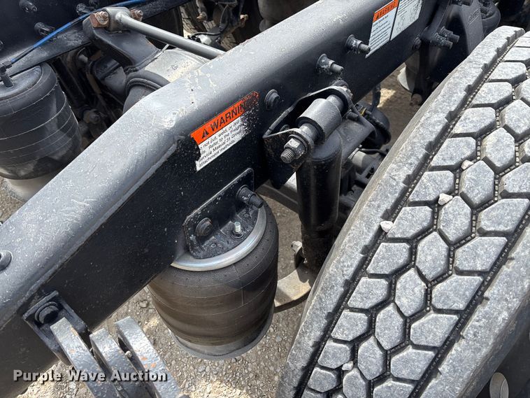 image for item FB3261 2005 Freightliner CL120 semi truck