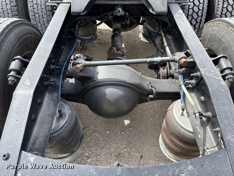 image for item FB3261 2005 Freightliner CL120 semi truck