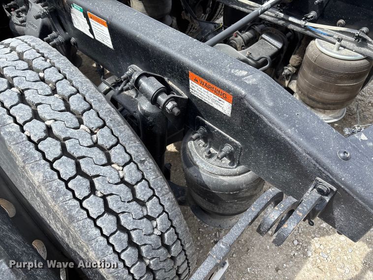 image for item FB3261 2005 Freightliner CL120 semi truck