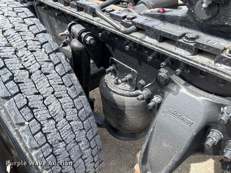 image for item FB3261 2005 Freightliner CL120 semi truck