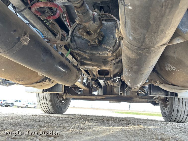 image for item FB3261 2005 Freightliner CL120 semi truck