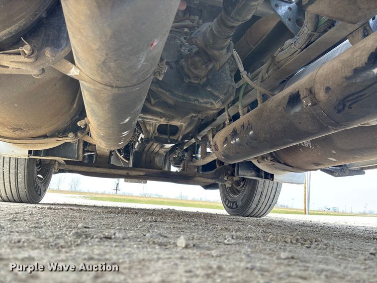 image for item FB3261 2005 Freightliner CL120 semi truck