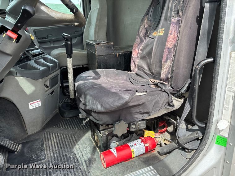 image for item FB3261 2005 Freightliner CL120 semi truck