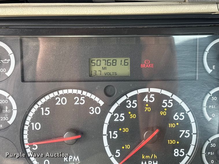 image for item FB3261 2005 Freightliner CL120 semi truck