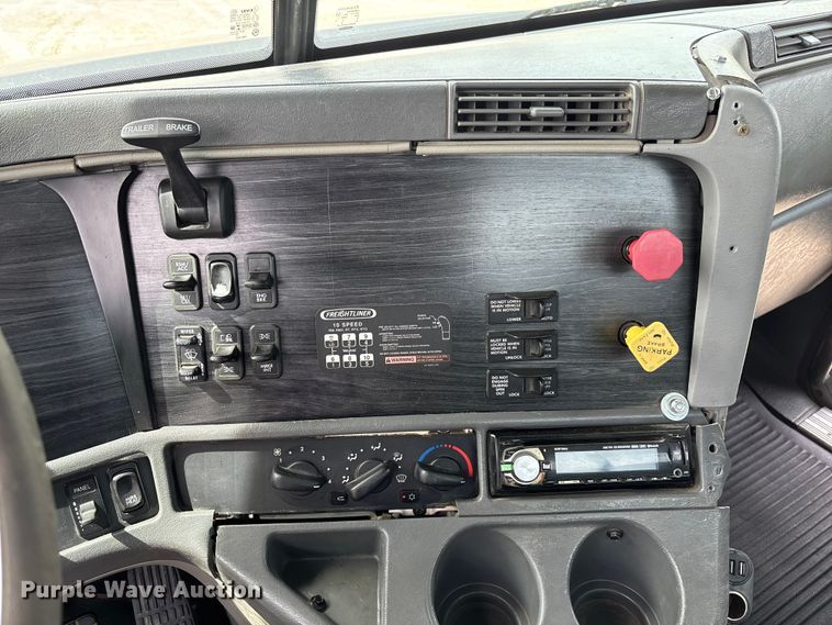 image for item FB3261 2005 Freightliner CL120 semi truck