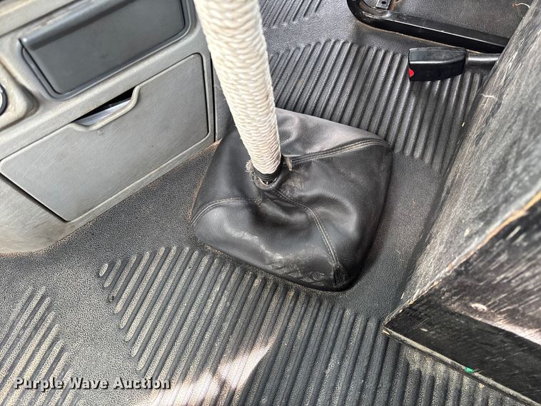 image for item FB3261 2005 Freightliner CL120 semi truck