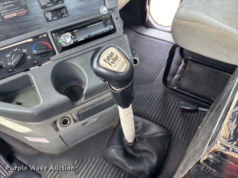 image for item FB3261 2005 Freightliner CL120 semi truck