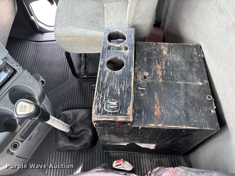 image for item FB3261 2005 Freightliner CL120 semi truck