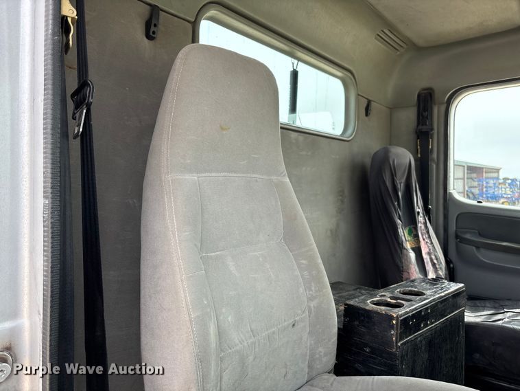 image for item FB3261 2005 Freightliner CL120 semi truck