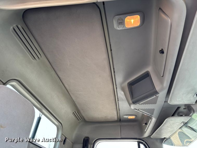 image for item FB3261 2005 Freightliner CL120 semi truck