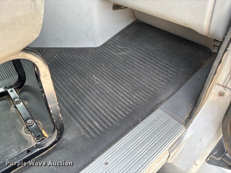 image for item FB3261 2005 Freightliner CL120 semi truck