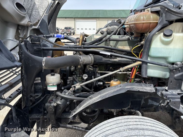 image for item FB3261 2005 Freightliner CL120 semi truck