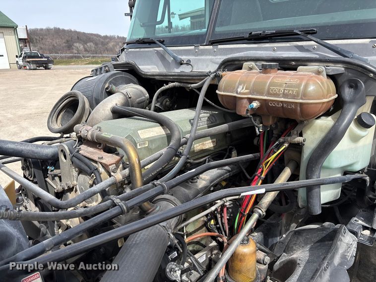 image for item FB3261 2005 Freightliner CL120 semi truck