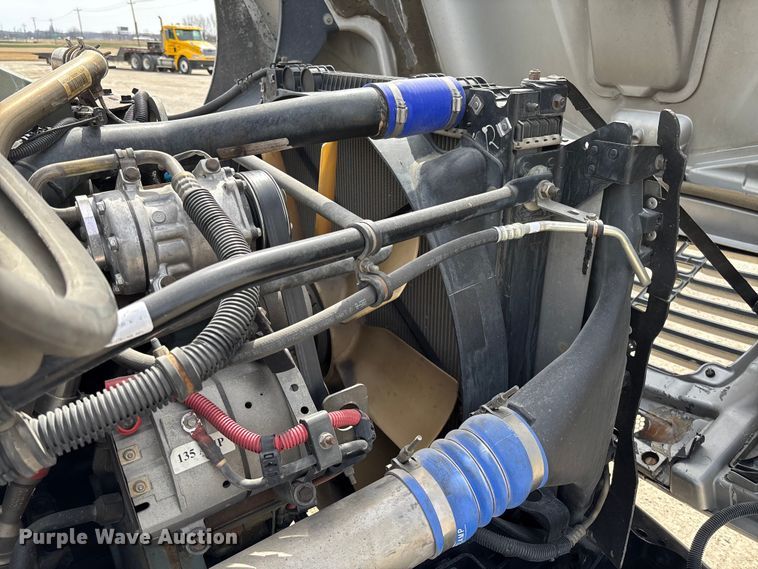 image for item FB3261 2005 Freightliner CL120 semi truck