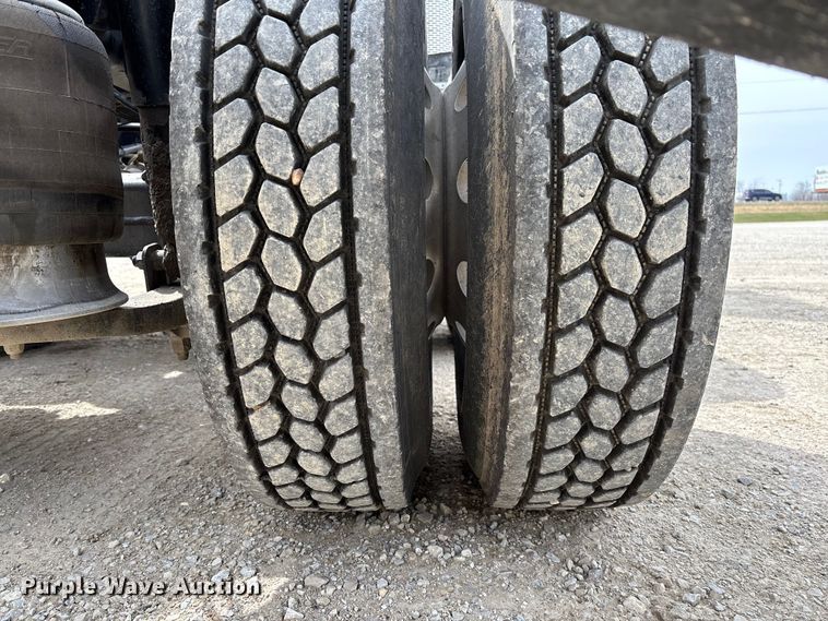 image for item FB3261 2005 Freightliner CL120 semi truck