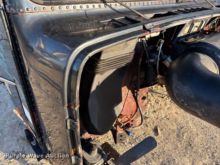 image for item FB3294 Freightliner truck cab