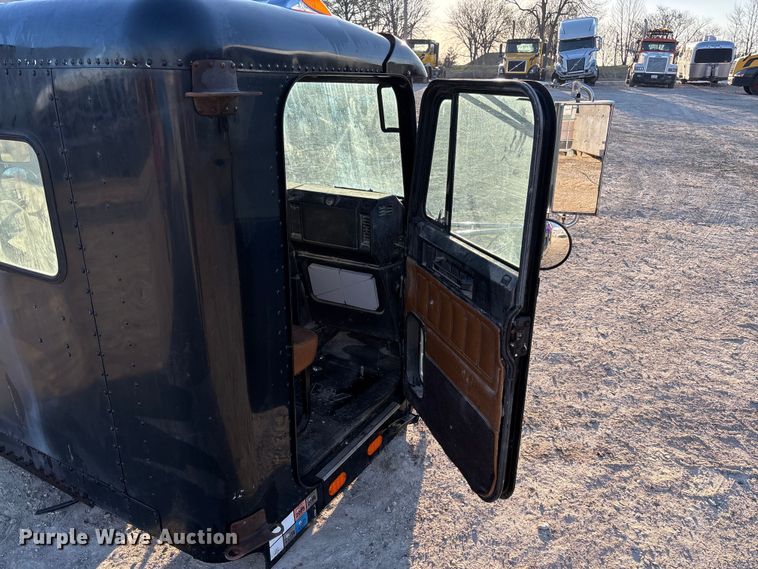 image for item FB3294 Freightliner truck cab