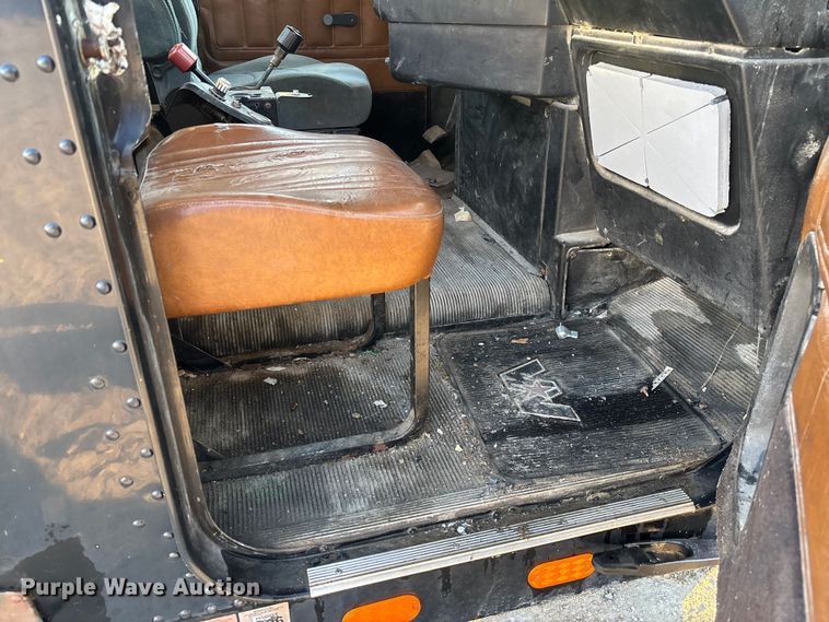 image for item FB3294 Freightliner truck cab