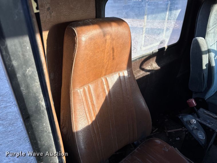 image for item FB3294 Freightliner truck cab