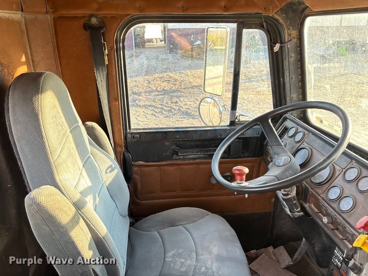 image for item FB3294 Freightliner truck cab