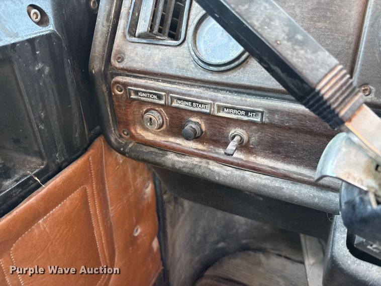 image for item FB3294 Freightliner truck cab