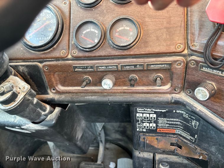 image for item FB3294 Freightliner truck cab