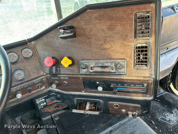 image for item FB3294 Freightliner truck cab