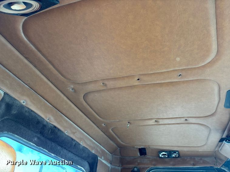 image for item FB3294 Freightliner truck cab